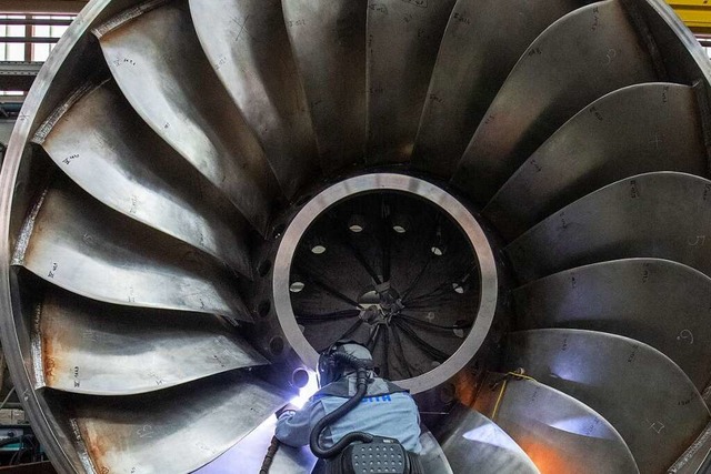 Besonders der in Baden-Wrttemberg sta...owie hohe Energiepreise. (Symbolbild).  | Foto: Stefan Puchner (dpa)