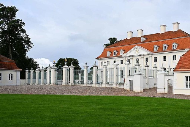 Das Barockschloss im brandenburgischen...el-Regierung fungieren &#8211; erneut.  | Foto: Soeren Stache (dpa)