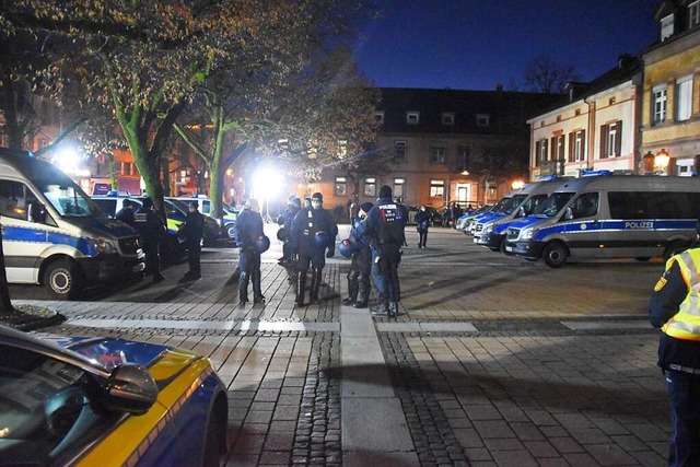 Polizeieinsatz bei einer Corona-Demo in Schopfheim im Januar 2022  | Foto: Nicolai Kapitz