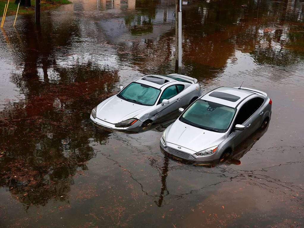 berschwemmung, Zerstrung, Blackout: Der Hurrikan Idalia trifft an der Westkste Floridas an Land. Die Sturmflut sorgt fr gefhrliches Hochwasser – in 200 000 Haushalten fiel der Strom aus.