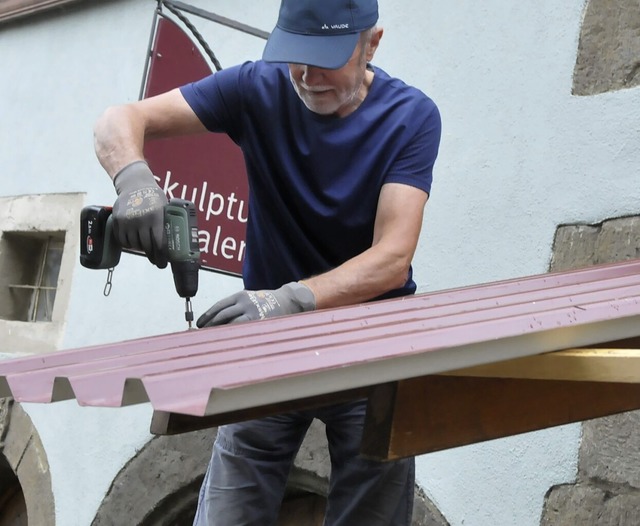 Die Aufbauarbeiten fr das Zwiebelkuchenfest laufen schon seit ein paar Tagen.   | Foto: Sebastian Ehret