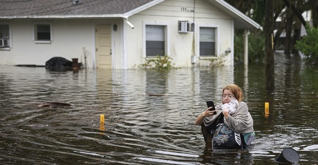 Hurrikan Idalia sorgt in Florida fr Hochwasser.  | Foto: JOE RAEDLE (AFP)