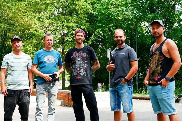 Toni Meuer, Wolfgang Rother von der St... Jrgen Karl am Skatepark in Waldkirch  | Foto: David Pister