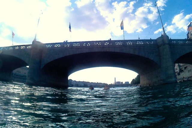 Badespass mit minimalem Risiko: Die Wasserqualitt im Rhein bei Basel ist gut.  | Foto: Kathrin Ganter