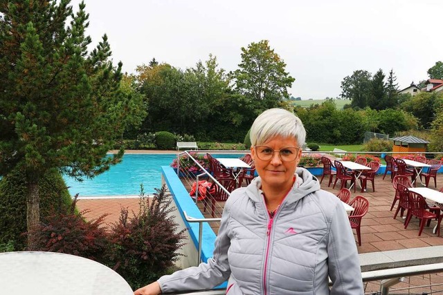 Birgit Kaiser blickt mehr als zufriede...Pchterin des Schwimmbadkiosks zurck.  | Foto: Martha Weishaar