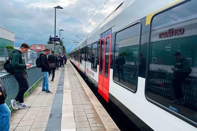 100 Menschen werden in Schopfheim aus einem Zug evakuiert