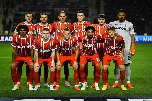 Exotischer Spielort, seltene Startelf: Der SC in Baku.  | Foto: IMAGO/Aziz Karimov