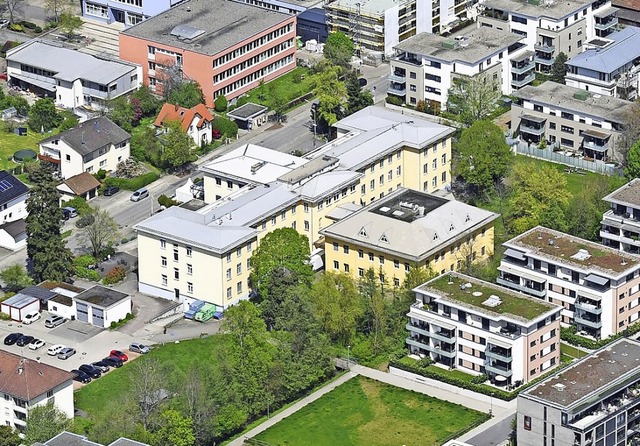 Das Schopfheimer Kreiskrankenhaus hat ...ndestens 2025 weitergefhrt zu werden.  | Foto: Erich Meyer