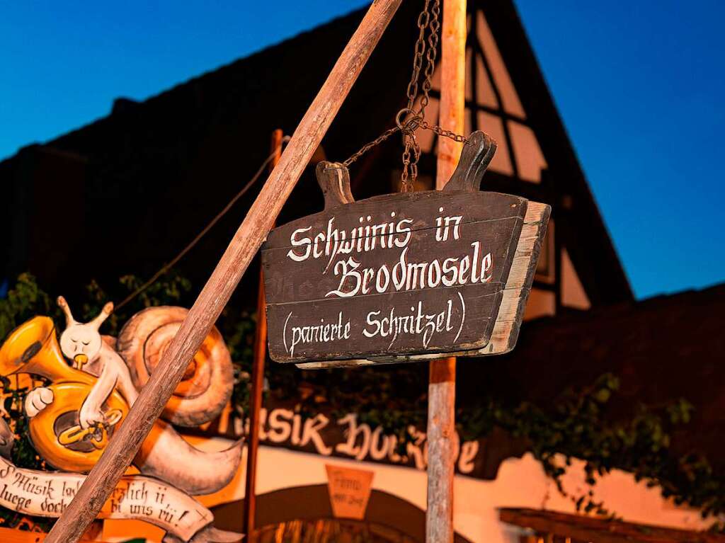 Bei schnstem Wetter wurde am Freitagabend in Pfaffenweiler das Schnecke-Fescht erffnet. Mit guter Laune sind die Besucher und Besucherinnen in das Festwochenende gestartet.