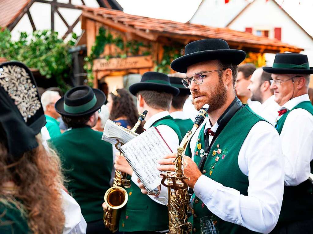 Bei schnstem Wetter wurde am Freitagabend in Pfaffenweiler das Schnecke-Fescht erffnet. Mit guter Laune sind die Besucher und Besucherinnen in das Festwochenende gestartet.