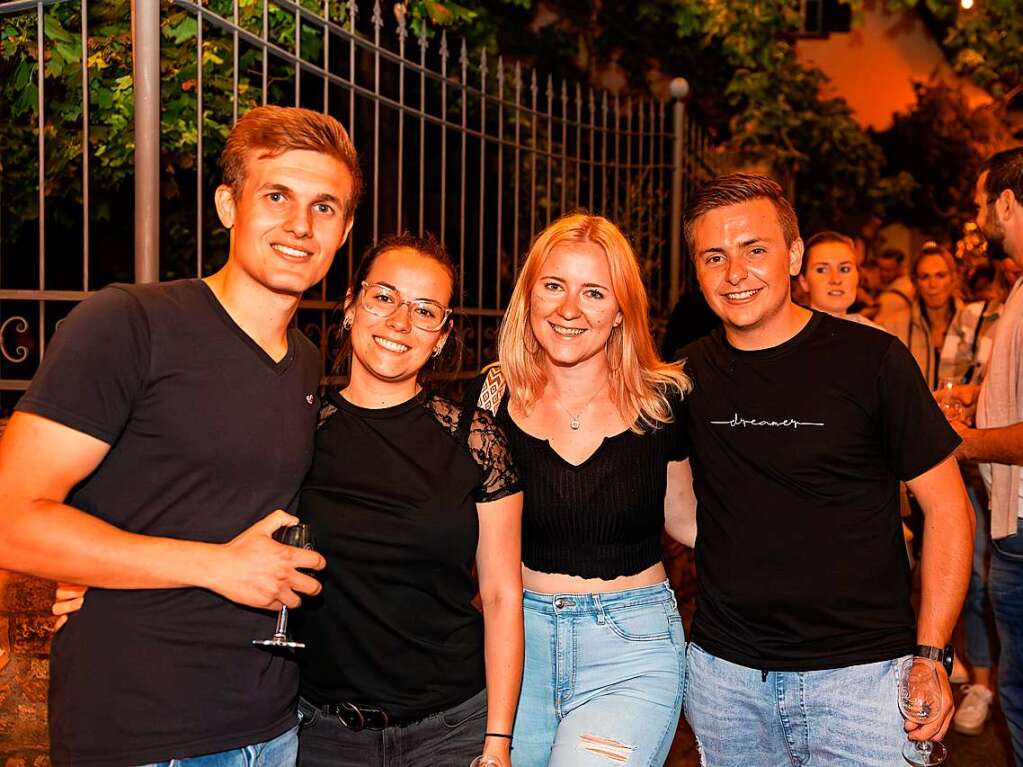 Bei schnstem Wetter wurde am Freitagabend in Pfaffenweiler das Schnecke-Fescht erffnet. Mit guter Laune sind die Besucher und Besucherinnen in das Festwochenende gestartet.