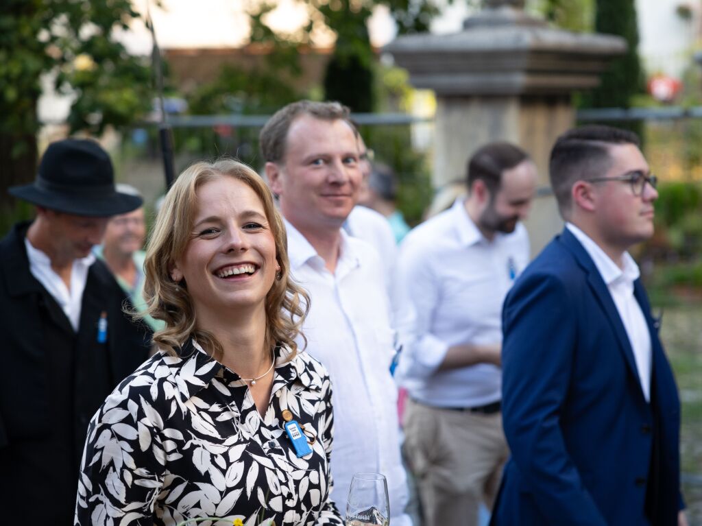 Bei schnstem Wetter wurde am Freitagabend in Pfaffenweiler das Schnecke-Fescht erffnet. Mit guter Laune sind die Besucher und Besucherinnen in das Festwochenende gestartet.