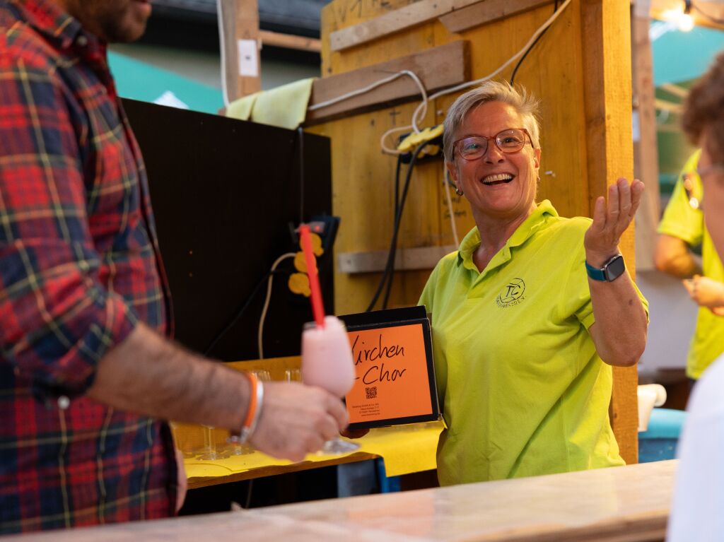 Bei schnstem Wetter wurde am Freitagabend in Pfaffenweiler das Schnecke-Fescht erffnet. Mit guter Laune sind die Besucher und Besucherinnen in das Festwochenende gestartet.