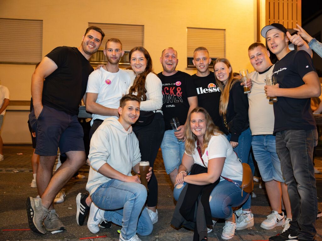 Bei schnstem Wetter wurde am Freitagabend in Pfaffenweiler das Schnecke-Fescht erffnet. Mit guter Laune sind die Besucher und Besucherinnen in das Festwochenende gestartet.