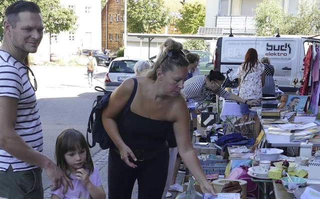 An den Stnden, die am Samstag in Woll...ebaut waren, gab es viel zu entdecken.  | Foto: Ulrich Senf