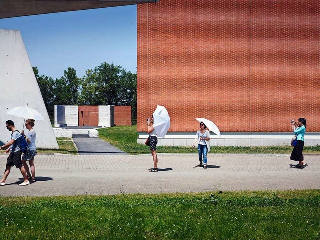 Die lvaro-Siza-Promenade bei Vitra in... Studierenden der DHBW bevlkert sein.  | Foto: Julien Lanoo/Vitra