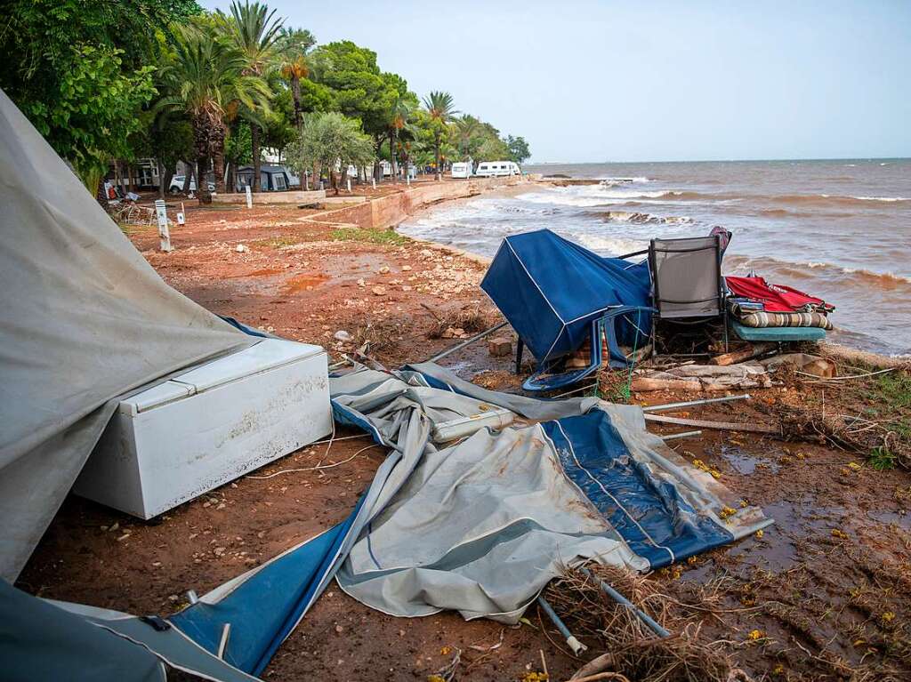 Der Campingplatzes Els Alfacs in  Tarragona, Katalonien, ist nach den starken Regenfllen am Sonntag verwstet.