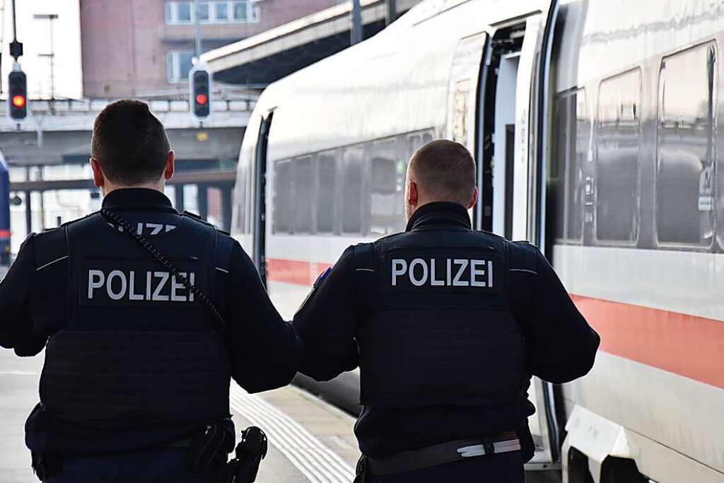 Die Zahl Irregulärer Einreisen In Den Kreis Lörrach Bleibt Hoch - Kreis ...