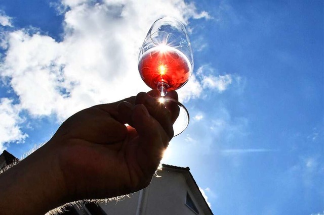 Beim Tllinger Weinmarkt 22  funkelte  Sonne im Wein.  | Foto: Barbara Ruda
