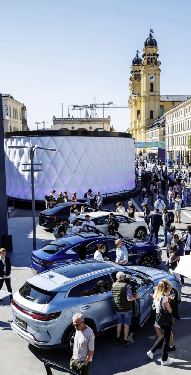 Chinesische Autobauer wie BYD sind auf der IAA gro vertreten.  | Foto: Matthias Balk (dpa)