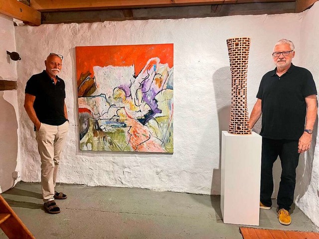 Jrgen Unseld und Bernd Goering mit ihren Werken in der Galerie am Zwetschgenweg  | Foto: Barbara Ruda