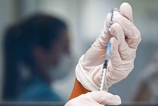 Krankenkassen zahlen Corona-Impfstoff von Biontech und Moderna