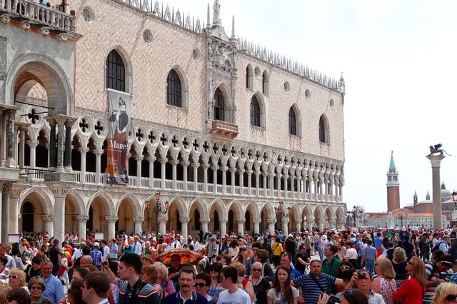 Viele Orte in Venedig  sind oft vllig berlaufen.  | Foto: Andrea Warnecke