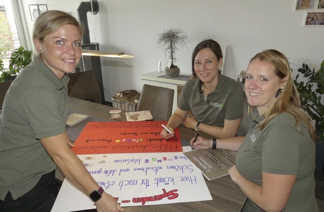 Ramona Eckert, Esther Meiner und Sara...denaktion viele Helfer erreichen wird.  | Foto: Sigrid Schneider