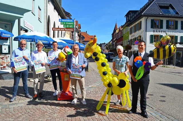 Wolfgang Koch, Brgermeister Roland Ti...(v.l.) stellten den Kindersonntag vor.  | Foto: Nikolaus Bayer