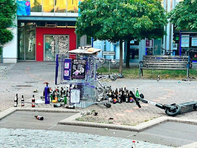 Bei der letzten sogenannten Party auf dem Lederleplatz blieb einiges liegen.  | Foto: privat