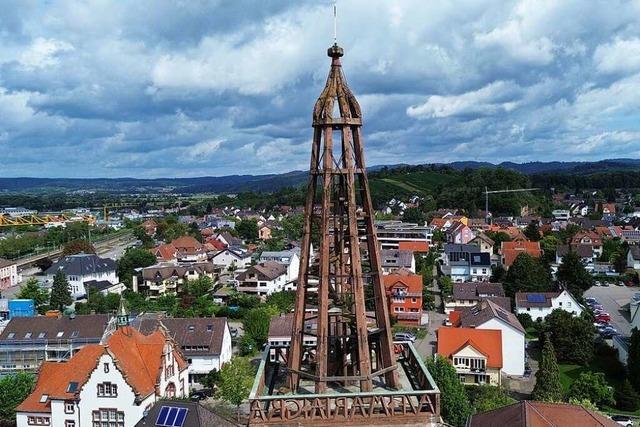Warum sieht der Turm der Evangelischen Denzlingen aus, wie er aussieht?