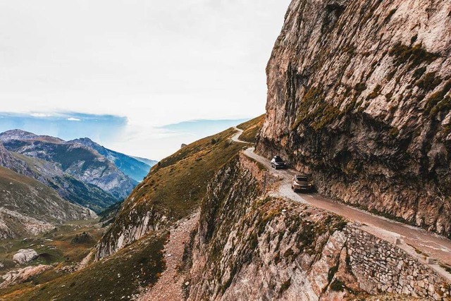 Abenteuerlich: Die Alta Via del Sale e...r den motorisierten Verkehr gesperrt.  | Foto: Manuel Hollenbach