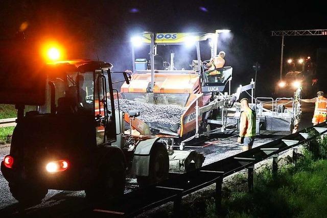 Nachts wird die B317 bei Schopfheim zur Baustelle