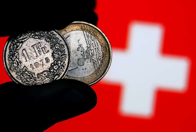 Der Wechselkurs  zwischen Euro und Franken hat zugunsten Letzteren gedreht.  | Foto: Oliver Berg