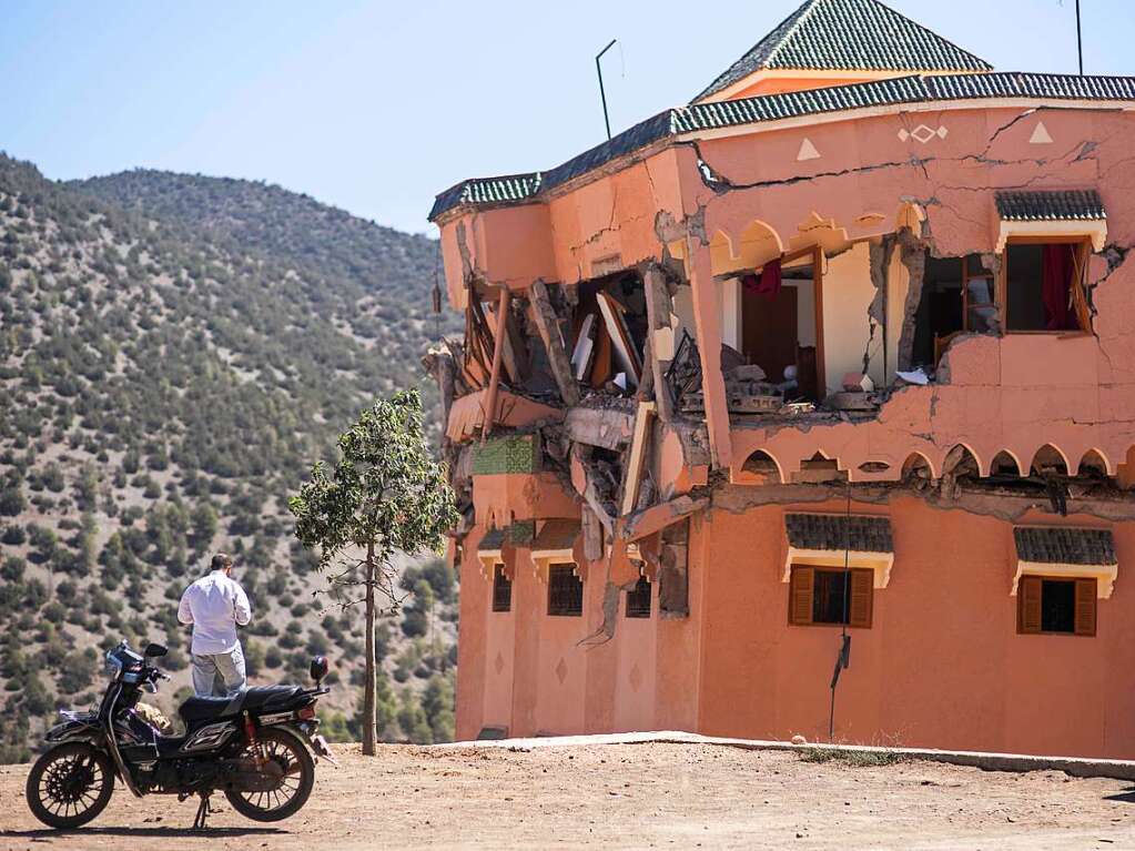 Das Epizentrum lag sdwestlich von Marrakesch und erschtterte die Erde mit einer Strke von 6,8 – 7,0. Rettungskrfte suchen fieberhaft nach berlebenden – die Zeit drngt.