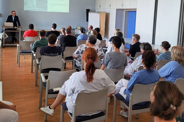 Geschftsfhrer Udo Lavendel (links ob... der Kliniken des  Landkreises Lrrach  | Foto: Kliniken des Landkreises Lrrach