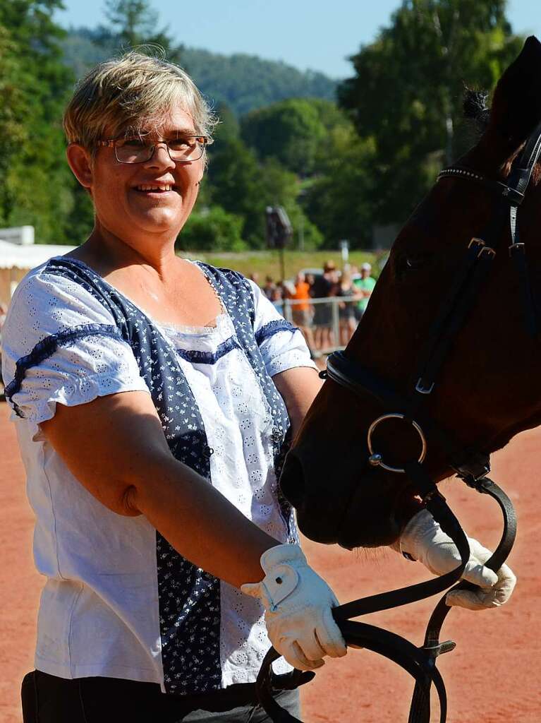 Mchtig ins Zeug legten sich groe und kleine Pferdebesitzer bei der Prsentation ihrer Tiere beim Kanderner Rossmrt. Erstmals stemmte die Stadtverwaltung die Organisation Traditionsveranstaltung komplett in Eigenregie.