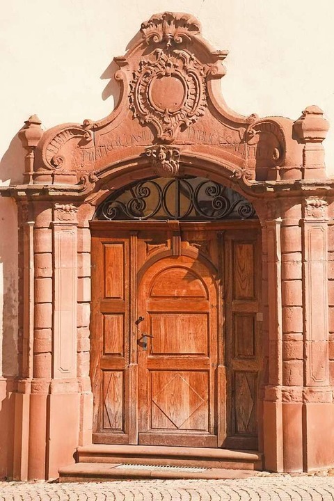 Das Portal am alten Rathaus: Ein Beisp...ktplatz in Endingen zu entdecken gibt.  | Foto: Ilona Hüge