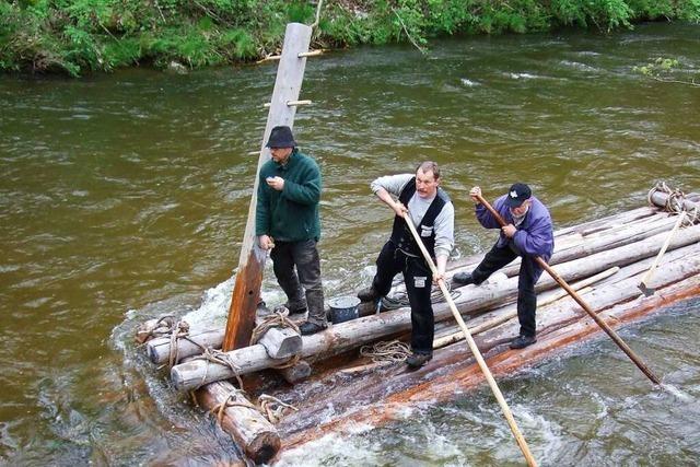 Die erste Flofahrt auf der Steina endet bei der Walkenmhle