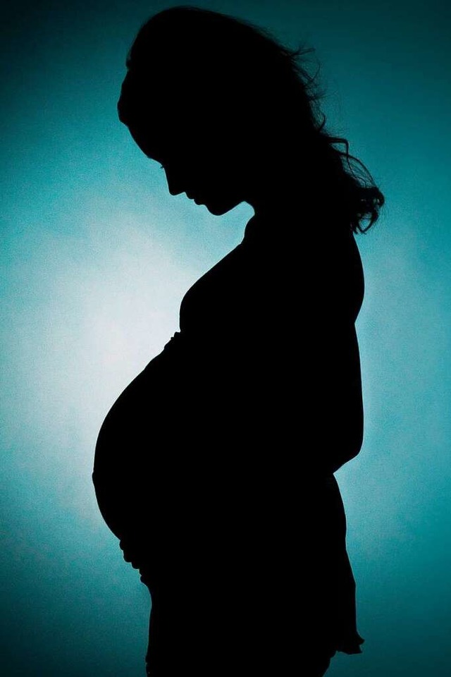 Um schwanger werden zu knnen, suchen ...er Rechtslage fters Hilfe im Ausland.  | Foto: Photographer: Artem Rastorguev