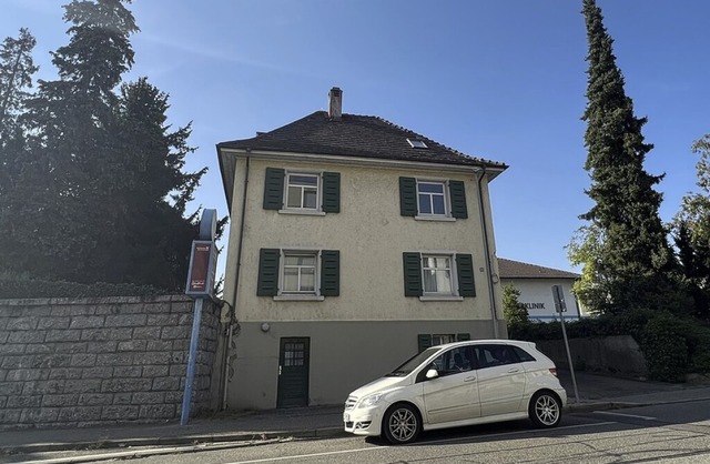 Statt des Hauses in der Basler Strae soll dort knftig ein rztehaus stehen.  | Foto: Susanne Ehmann