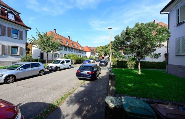 Die Mehrfamilienhuser an der Uhlbergs... in der Mitte gehrt die Hausnummer 7.  | Foto: Ingo Schneider