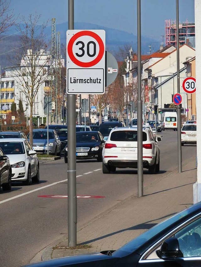 In den meisten Straen in Lrrach und ...t ist Lrmschutz die Begrndung dafr.  | Foto: Peter Gerigk