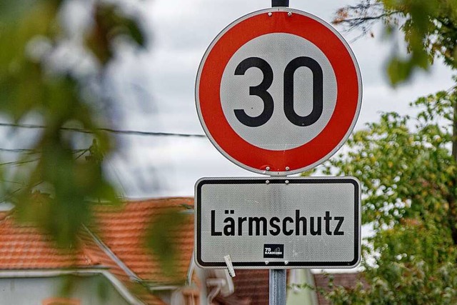 Es gibt immer mehr Tempo-30-Strecken, ... Limit inzwischen fast flchendeckend.  | Foto: Martin Wendel