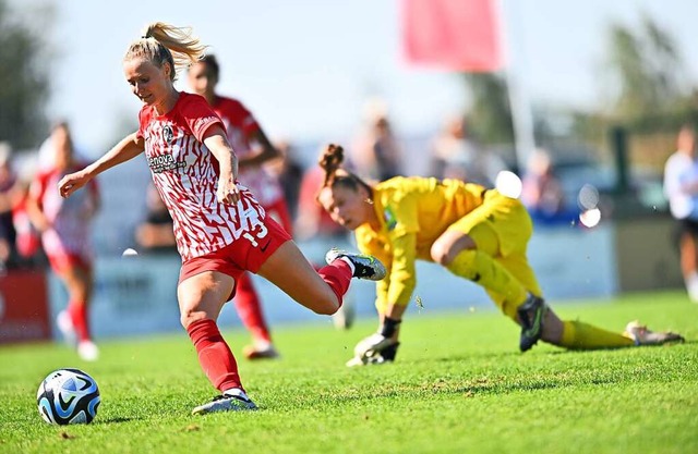 Der erste sanfte Auftrieb: Judith Stei...gangenen Sonntag. Freiburg gewann 2:1.  | Foto: Achim Keller