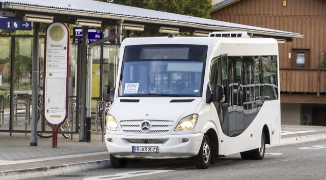 Fr den  Stadtbus (hier in Oberrotweil) gibt es keinen direkten Nachfolger.  | Foto: Hubert Gemmert