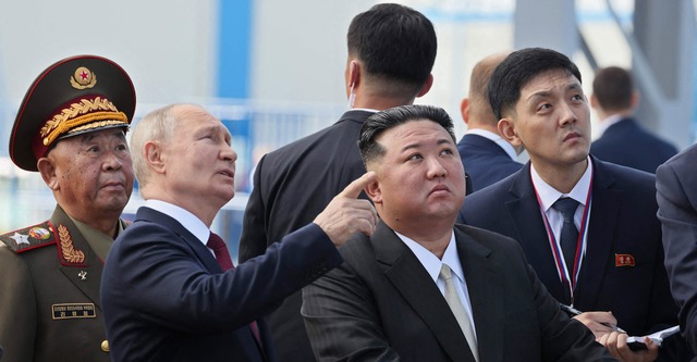 Zwei, die sich verstehen: Russlands Pr...und Nordkoreas Machthaber  Kim Jong-un  | Foto: MIKHAIL METZEL (AFP)