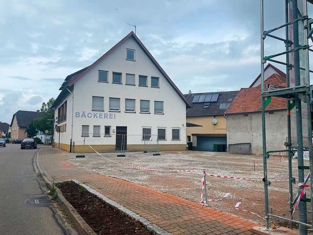 Nach dem Abriss des Gebudes in der Ha... es jetzt an den Bau des Parkplatzes.   | Foto: Louisa Krieg