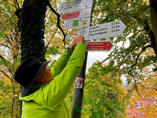 Die 2022 erneuerte Beschilderung weist den Weg zur Entdeckertour.   | Foto: Jrg Schtt