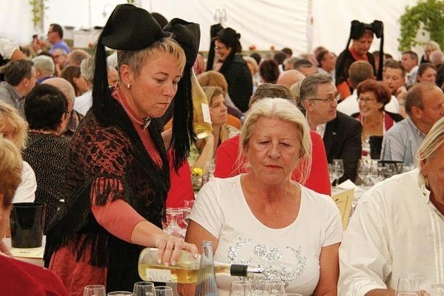 Winzerfest in Auggen mit groem Brauchtums- und Trachtenumzug